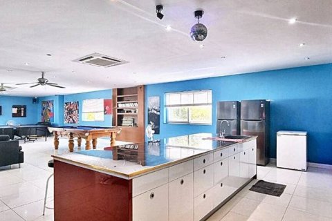 Вилла в Паттайе, Таиланд с 13 спальнями  № 85798 - фото 4