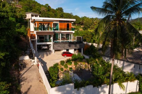 Villa in Surat Thani, Thailand 4 bedrooms № 125910 - photo 1