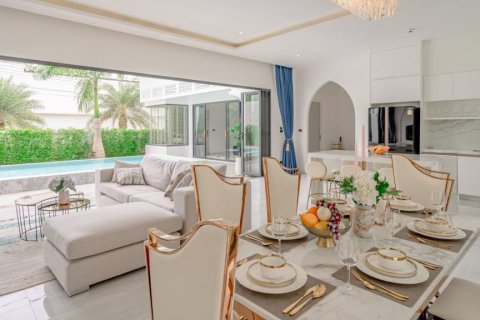 Villa in Bang Tao, Thailand 3 bedrooms № 125914 - photo 6