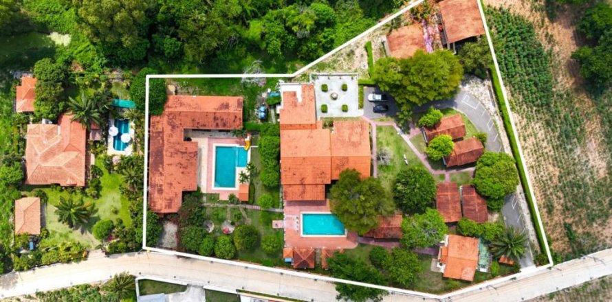 Коммерческая недвижимость в Саттахипе, Таиланд 1600м2  № 132972