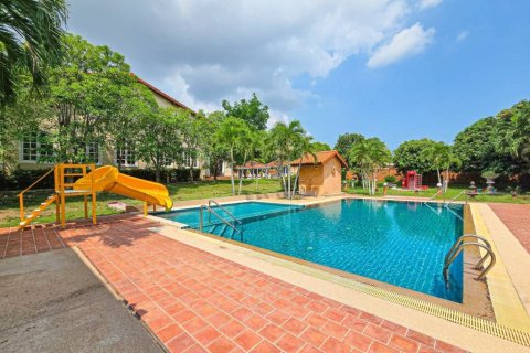 Коммерческая недвижимость в Саттахипе, Таиланд 1600м2  № 132972 - фото 5