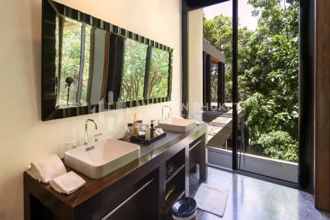 House in Kamala, Thailand 5 bedrooms № 131626 - photo 19