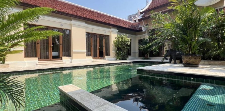 Вилла в Паттайе, Таиланд с 4 спальнями № 86240