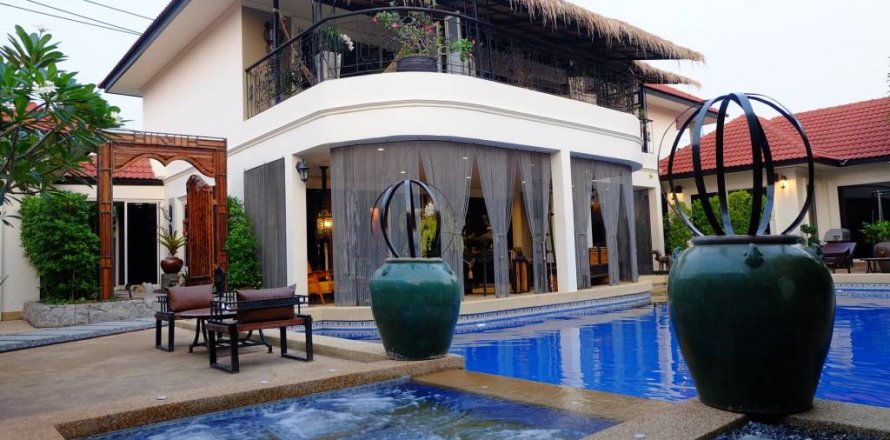 Villa in Hua Hin, Thailand 6 bedrooms № 86241