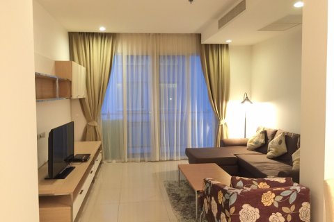 Condo in Bangkok, Thailand, 2 bedrooms  № 143156 - photo 1