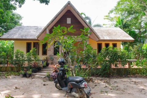 Land in Hua Hin, Thailand № 132585 - photo 2