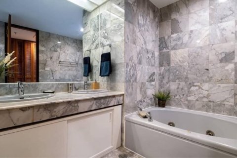 Кондоминиум с 3 спальнями в Патхум Ване, Бангкок, Таиланд № 123726 - фото 10