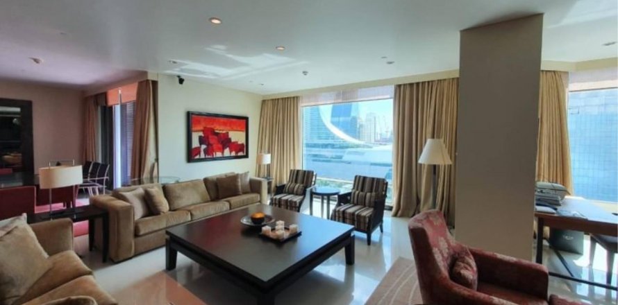 Condo in Pathum Wan, Bangkok, Thailand, 3 bedrooms  № 123724
