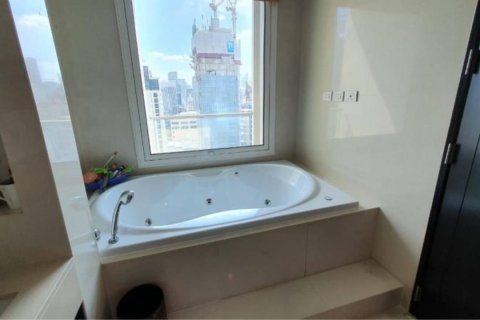 Condo in Pathum Wan, Bangkok, Thailand, 3 bedrooms  № 123724 - photo 15