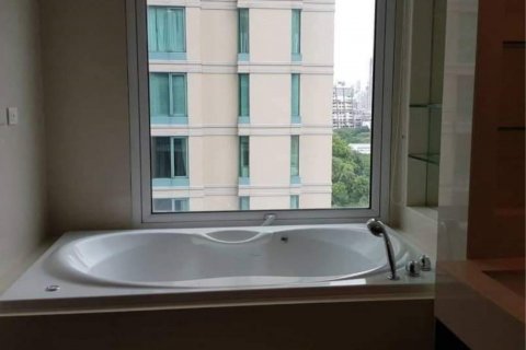 Condo in Pathum Wan, Bangkok, Thailand, 4 bedrooms  № 123725 - photo 8