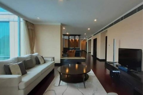 Condo in Pathum Wan, Bangkok, Thailand, 4 bedrooms  № 123725 - photo 2