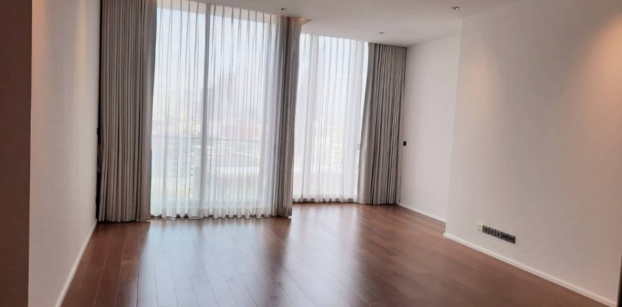 Condo in Khlong Toei, Bangkok, Thailand, 2 bedrooms  № 123720