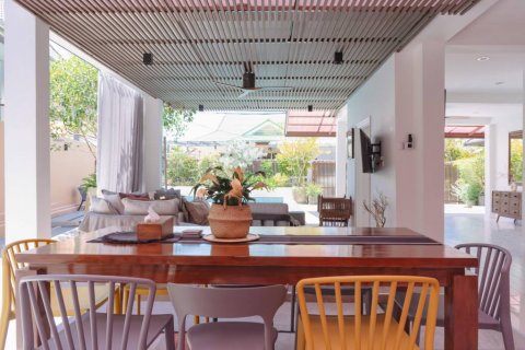 Villa in Hua Hin, Thailand 5 bedrooms № 125970 - photo 8