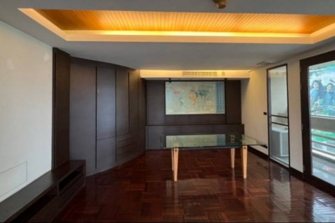 Condo in Khlong Toei, Bangkok, Thailand, 4 bedrooms  № 132737 - photo 2