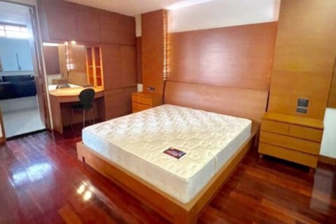 Condo in Khlong Toei, Bangkok, Thailand, 4 bedrooms  № 132737 - photo 6