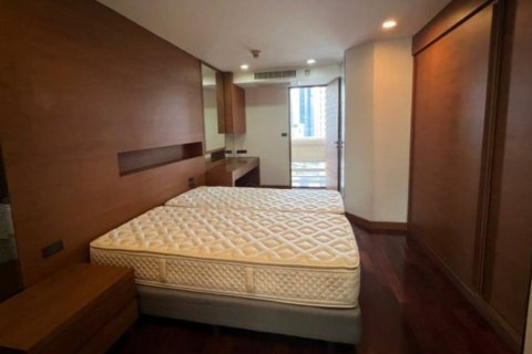 Condo in Khlong Toei, Bangkok, Thailand, 4 bedrooms  № 132737 - photo 8