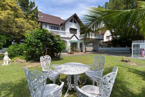 Maison à Chiang Mai, Thaïlande 4 chambres № 126166