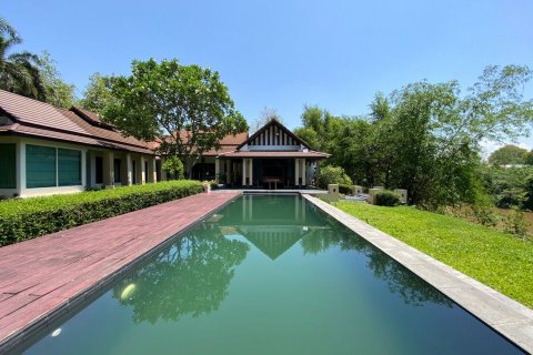 Villa in Chiang Mai, Thailand 6 bedrooms № 126179