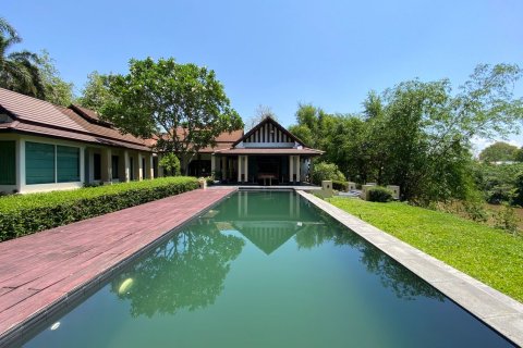 Villa in Chiang Mai, Thailand 6 bedrooms № 126179