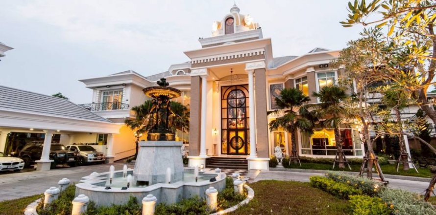 Дом в Хуай Кванге, Бангкок, Таиланд с 5 спальнями  № 124755