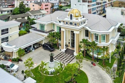 Дом в Хуай Кванге, Бангкок, Таиланд с 5 спальнями  № 124755 - фото 2