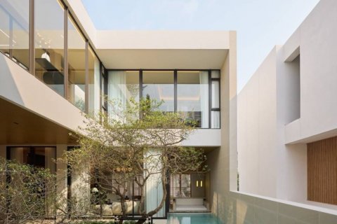 Дом в Лат Пхрау, Бангкок, Таиланд с 4 спальнями  № 124752 - фото 1