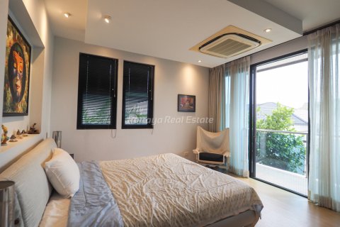 Дом в Паттайе, Таиланд с 3 спальнями  № 83768 - фото 15