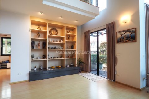 Дом в Паттайе, Таиланд с 3 спальнями  № 83768 - фото 2