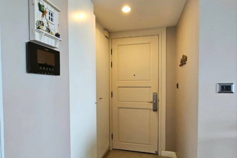 Condo in Huai Khwang, Bangkok, Thailand, 3 bedrooms № 123870 - photo 15