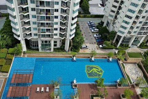 Condo in Huai Khwang, Bangkok, Thailand, 3 bedrooms № 123870 - photo 12