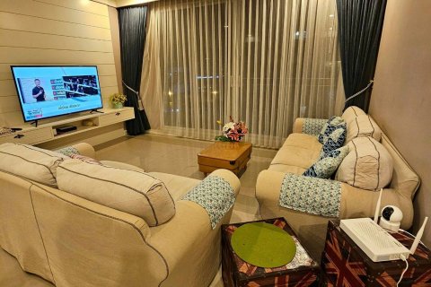 Condo in Huai Khwang, Bangkok, Thailand, 3 bedrooms № 123870 - photo 28