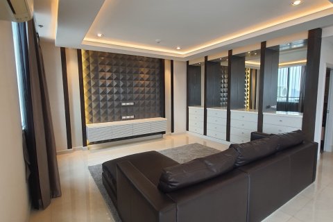 Кондоминиум с 3 спальнями в Бангкапи, Бангкок, Таиланд № 123869 - фото 4