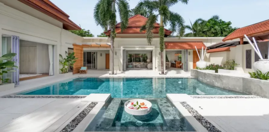 Villa in Phuket, Thailand 4 bedrooms № 123016