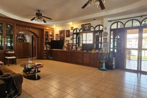 Villa in Pattaya, Thailand 4 bedrooms № 86595 - photo 6