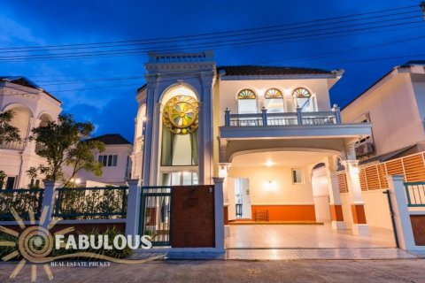 Villa in Ko Kaeo, Thailand 4 bedrooms № 124266 - photo 10