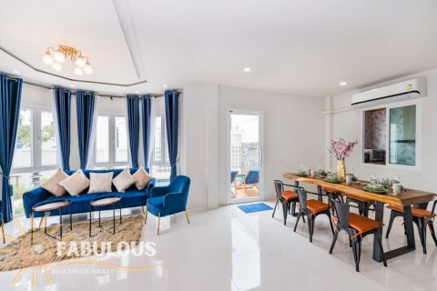 Villa in Ko Kaeo, Thailand 4 bedrooms № 124266 - photo 26