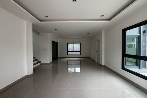 Дом в Паттайе, Таиланд с 4 спальнями  № 125626 - фото 4