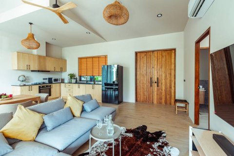 Villa in Surat Thani, Thailand 3 bedrooms № 121029 - photo 8