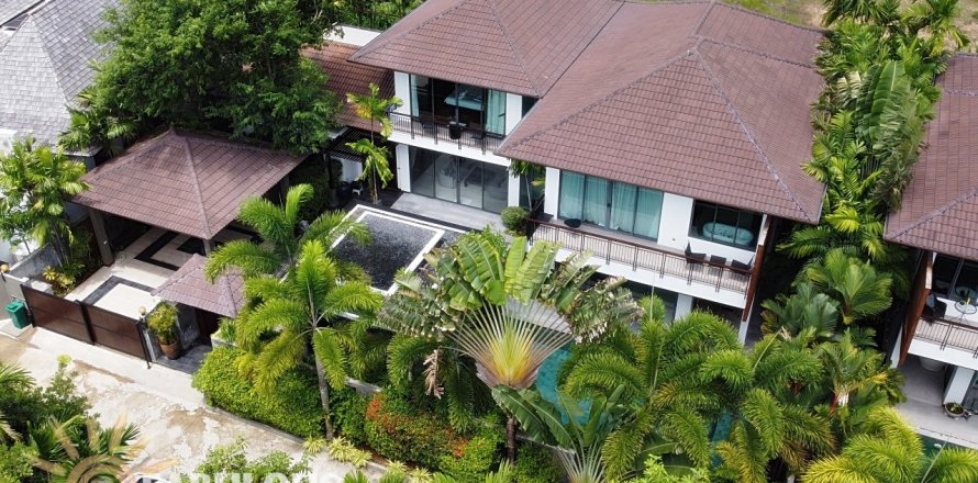 Villa in Phuket, Thailand 4 bedrooms № 124309