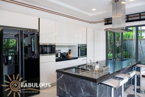 Villa in Phuket, Thailand 4 bedrooms № 124309 - photo 18