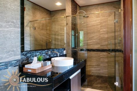 Villa in Phuket, Thailand 4 bedrooms № 124309 - photo 2