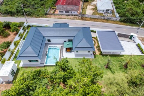 Вилла в Хуа Хине, Таиланд с 3 спальнями  № 104918 - фото 1