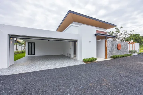 Villa in Phuket, Thailand 3 bedrooms № 107820 - photo 5