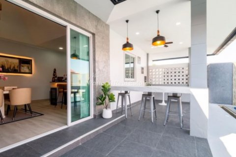 Дом в Паттайе, Таиланд с 4 спальнями № 123494 - фото 3