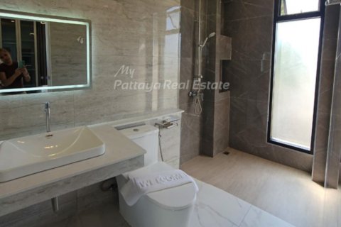 House in Pattaya, Thailand 5 bedrooms № 123492 - photo 14