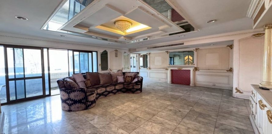 Condo in Bangkok, Thailand, 4 bedrooms  № 132532