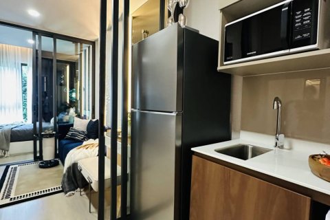 Кондоминиум с 2 спальнями в Бангне, Бангкок, Таиланд № 132529 - фото 2