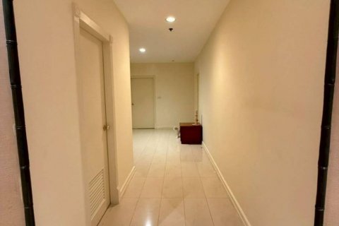 Кондоминиум с 3 спальнями в Бангкоке, Таиланд № 132528 - фото 8