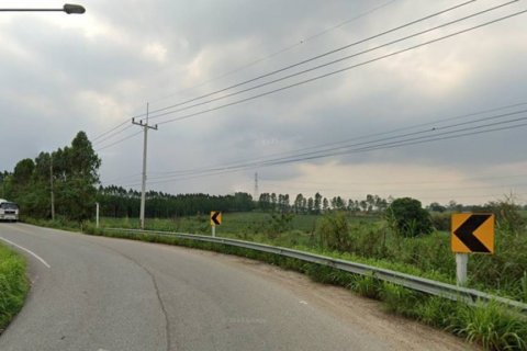 Земельный участок в Си Рача, Таиланд  № 124458 - фото 4