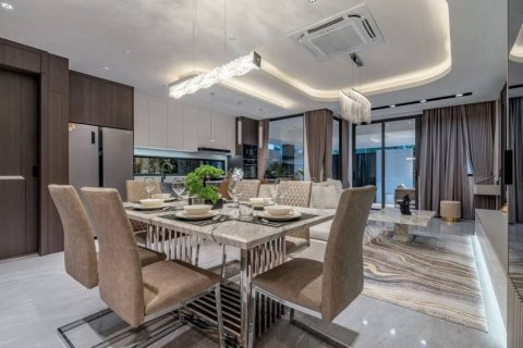 Вилла в Паттайе, Таиланд с 4 спальнями  № 124459 - фото 4